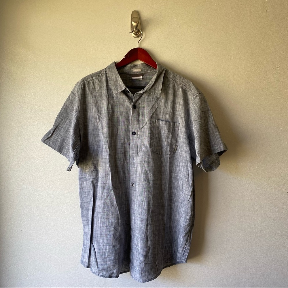 Columbia chambray-type button front shirt